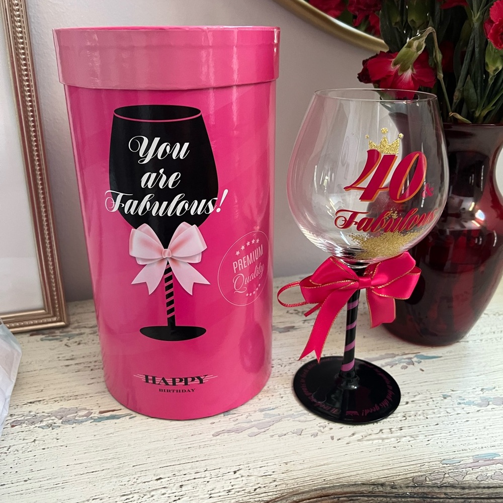 40th Birthday Pink Wine Glass Gift Set (40 & Fabulous)